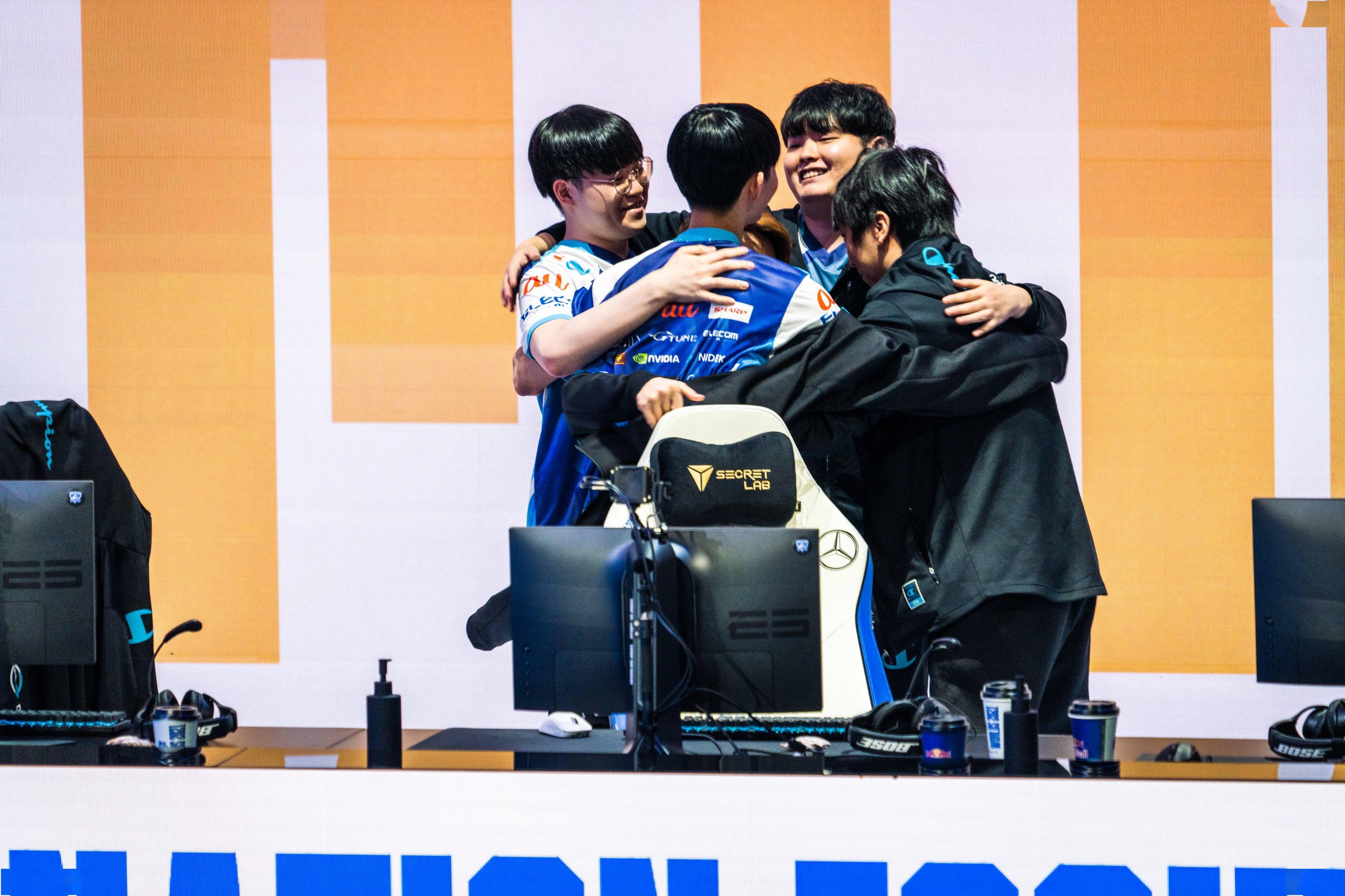 包含HLE力克DFM,Zeus开启传奇时刻宿命之战全球总决赛,成为赛场最大亮点的词条 包含HLE力克DFM,Zeus开启传奇时刻宿命之战全球总决赛,成为赛场最大亮点的词条